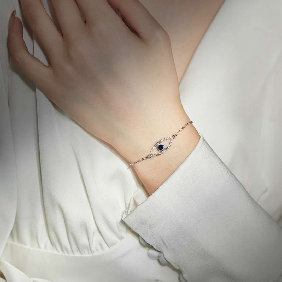 [Love's Uplift]Devil's Eye Hollow Design Bracelet