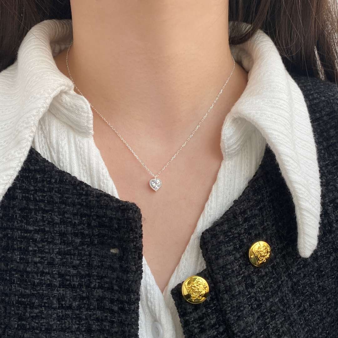 [Love's Uplift]Ornate Heart Shape Necklace
