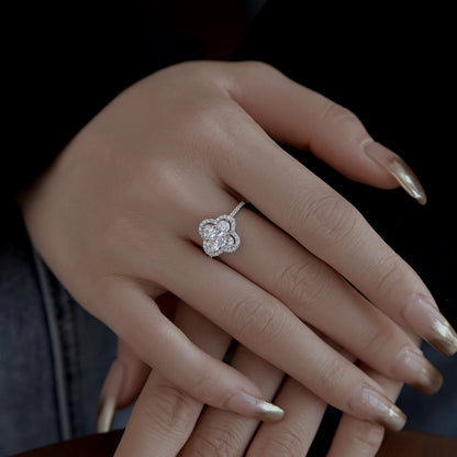 [Love's Uplift]Luxurious Eternity Flower Shape Banquet Ring