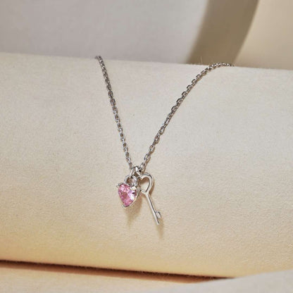 [Love's Uplift]Unique Heart Shape Key Pendent Necklace