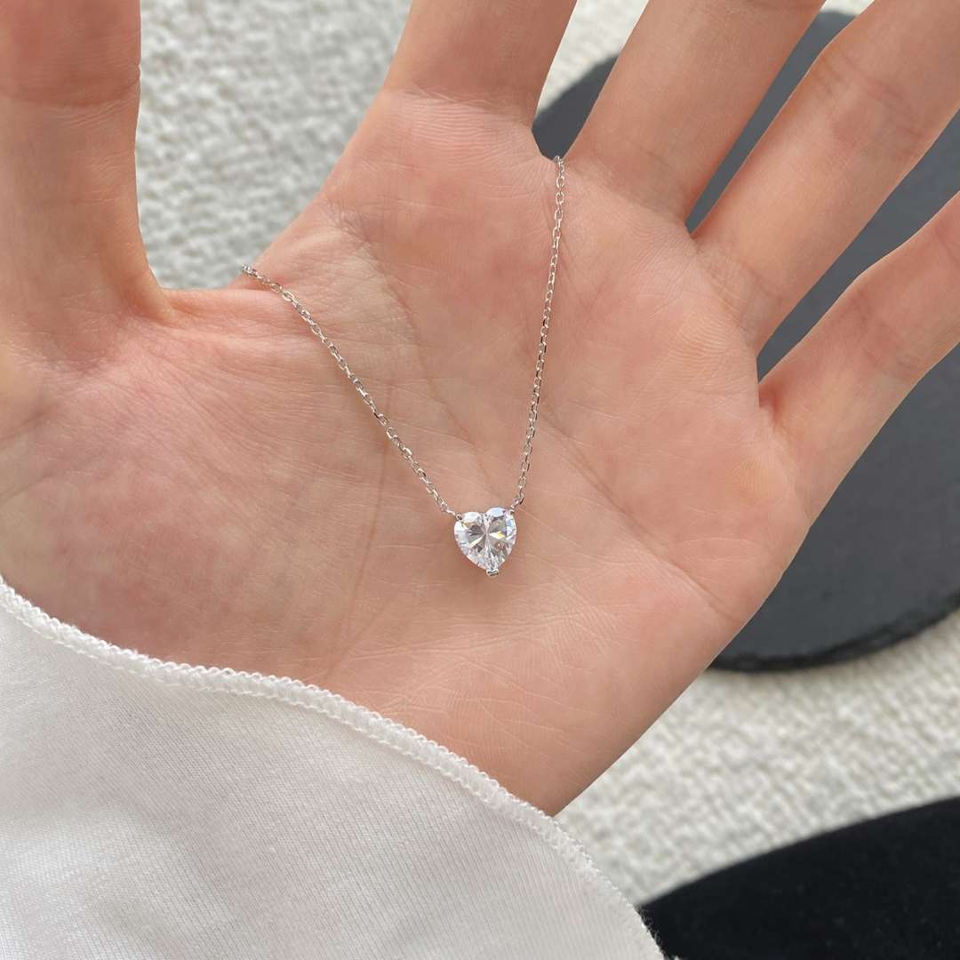 [Love's Uplift]Heart Shape Main Stone Pendant Collarbone Necklace
