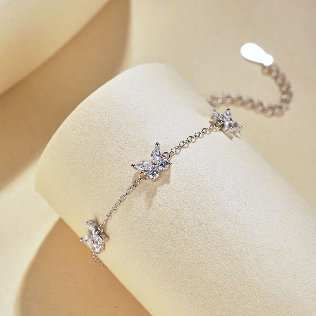 [Love's Uplift]Radiant Butterfly Shape Necklace