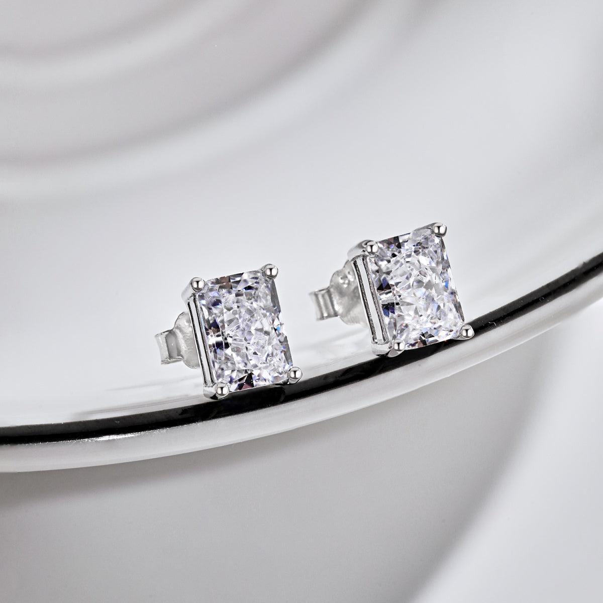 [Love's Uplift]Radiant Luxurious Princess Cut Daily Earrings