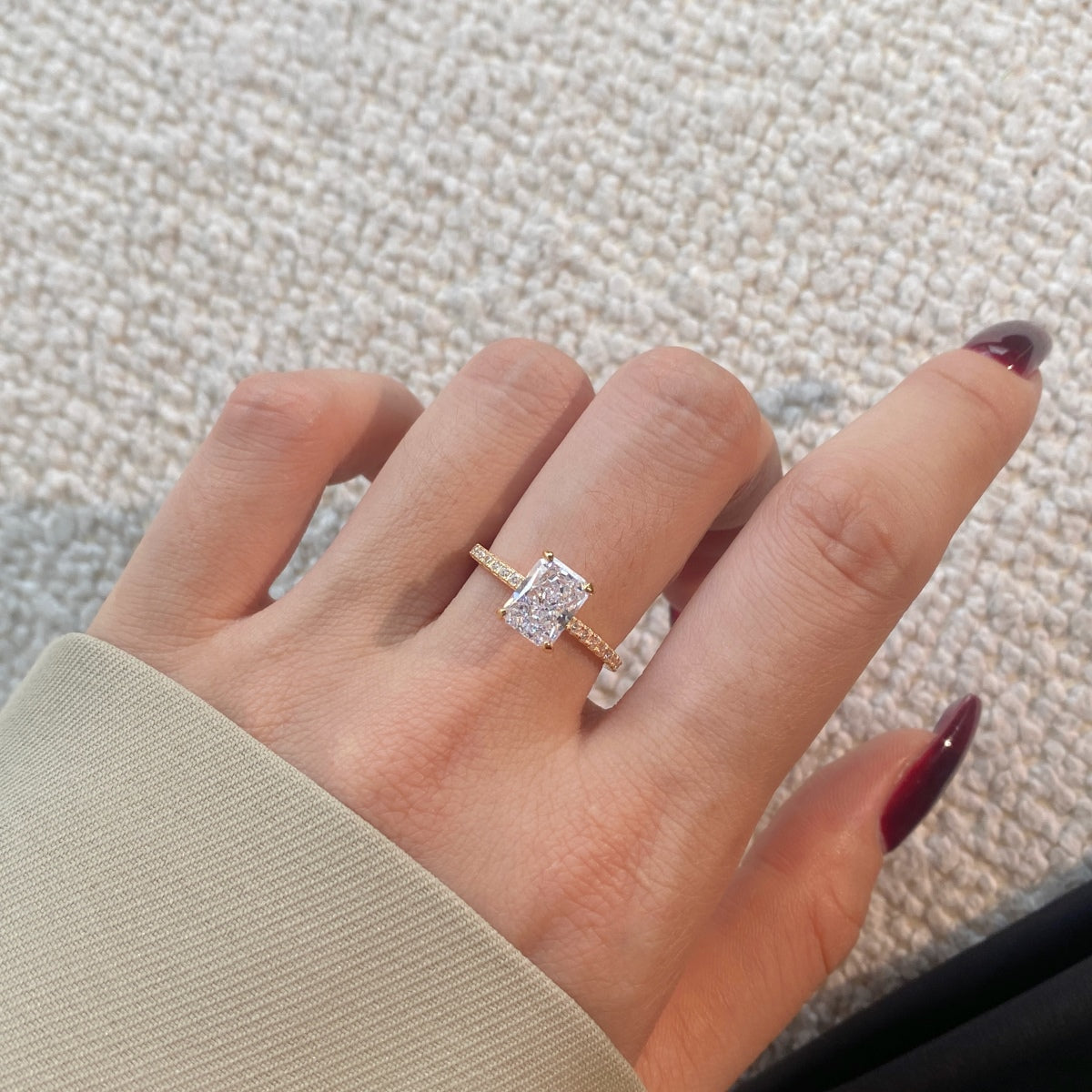 [Love's Uplift]2.0 Carat Dazzling Sparkling Radiant Cut Party Ring