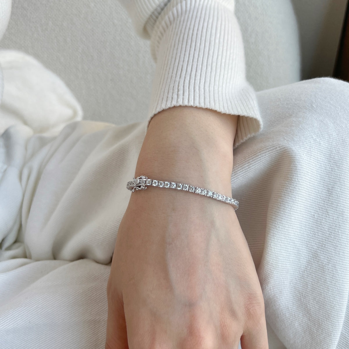 [Love's Uplift]Dainty Charming Round Cut Tennis Bracelet