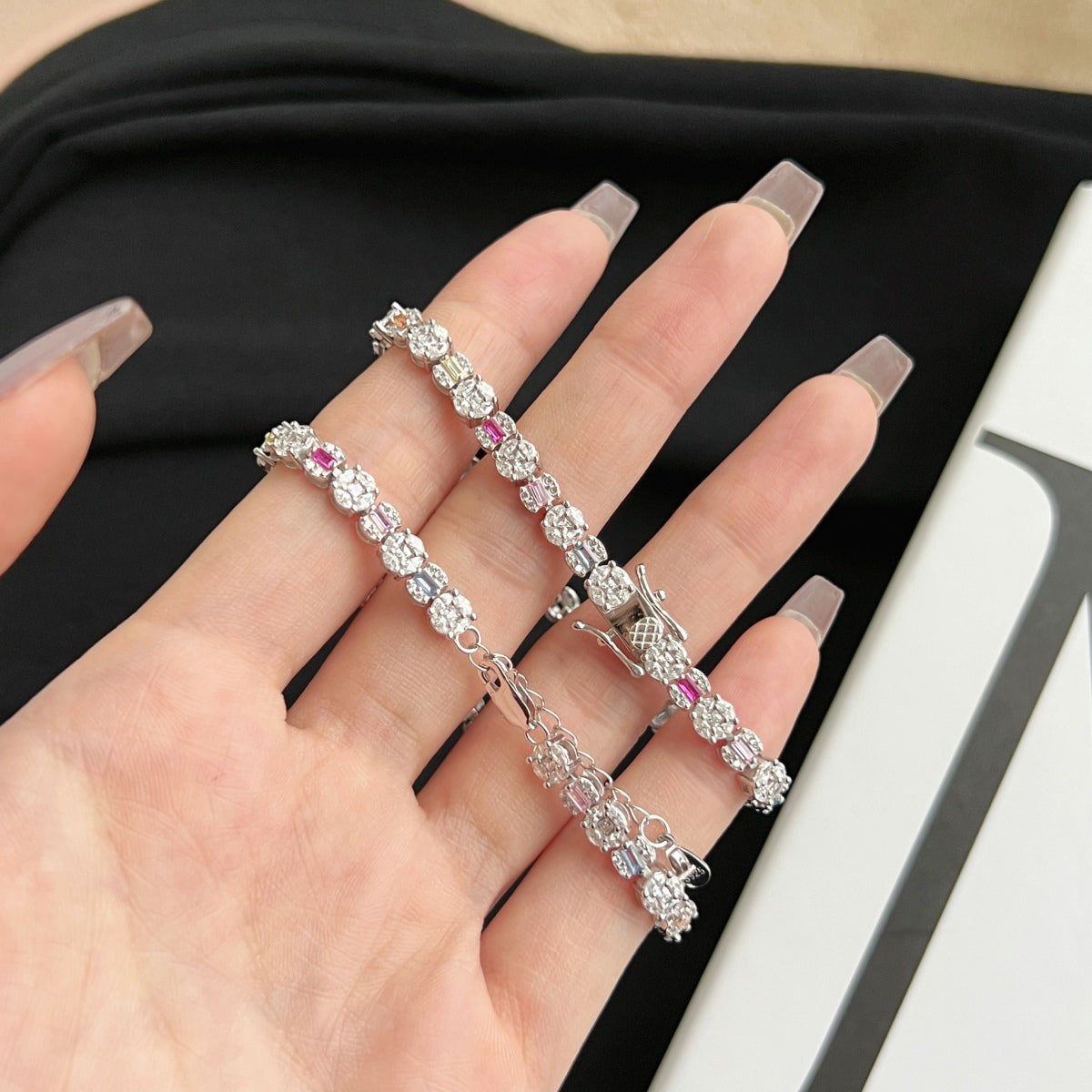[Love's Uplift]Dazzling Radiant Multi Cut Daily Bracelet