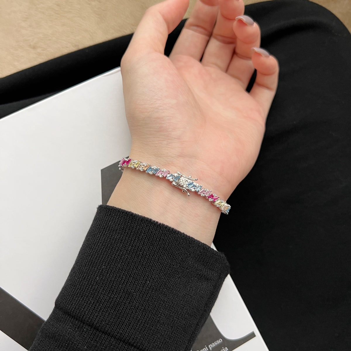 [Love's Uplift]Ornate Sparkling Multi Cut Party Bracelet