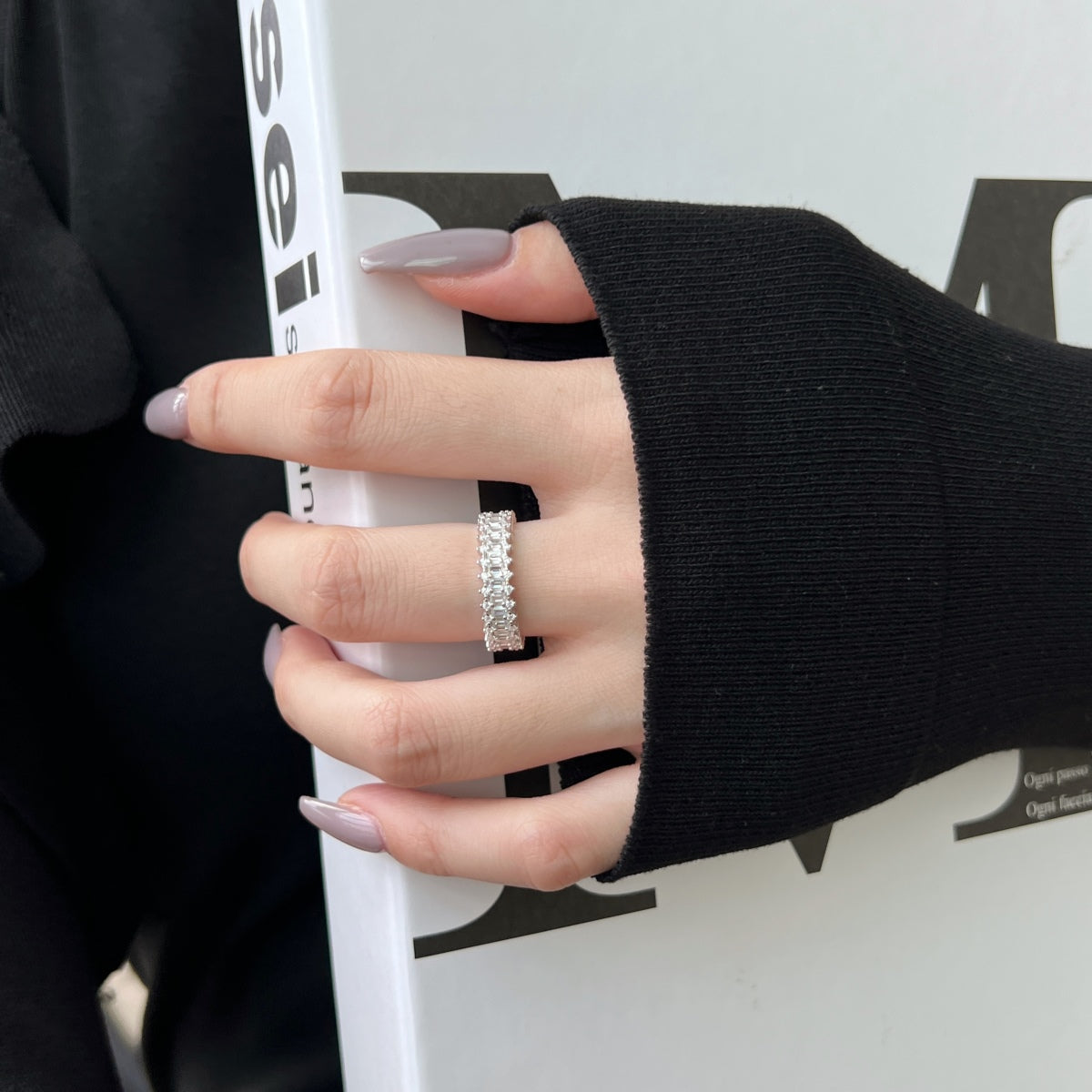 [Love's Uplift]Splashy Ornate Emerald Cut Cocktail Ring