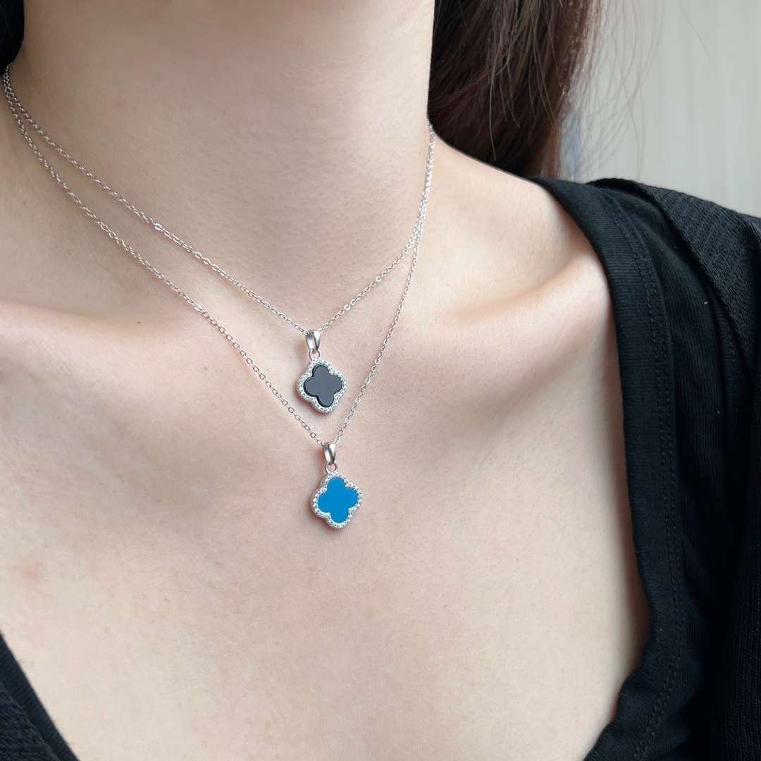 [Love's Uplift]Dainty Flower Shape Necklace