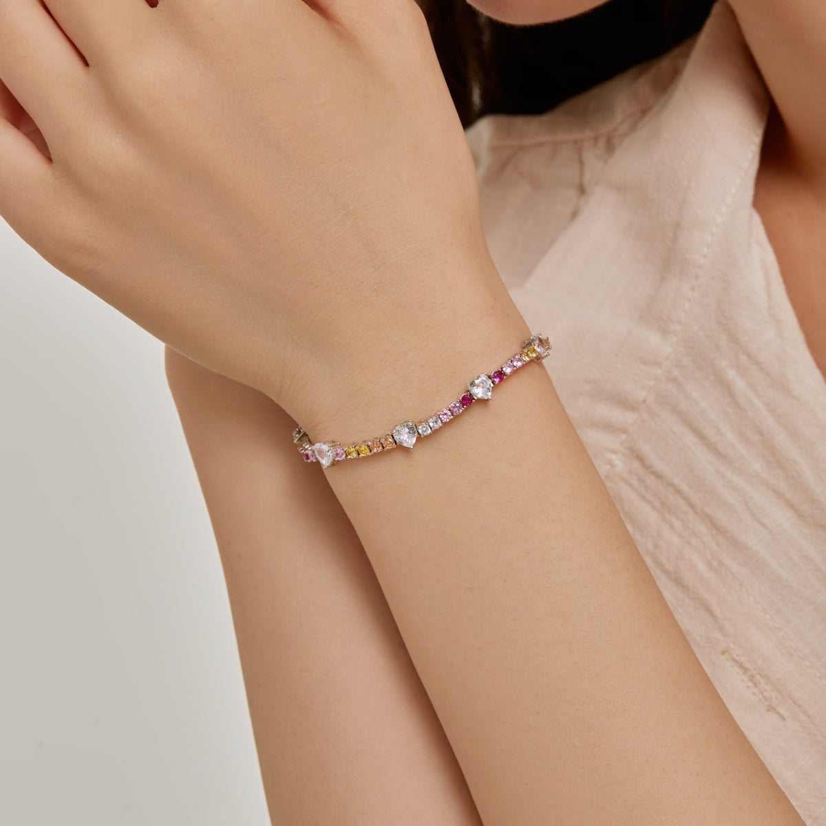 [Love's Uplift]Romantic Heart Shape Round Cut Lover Bracelet