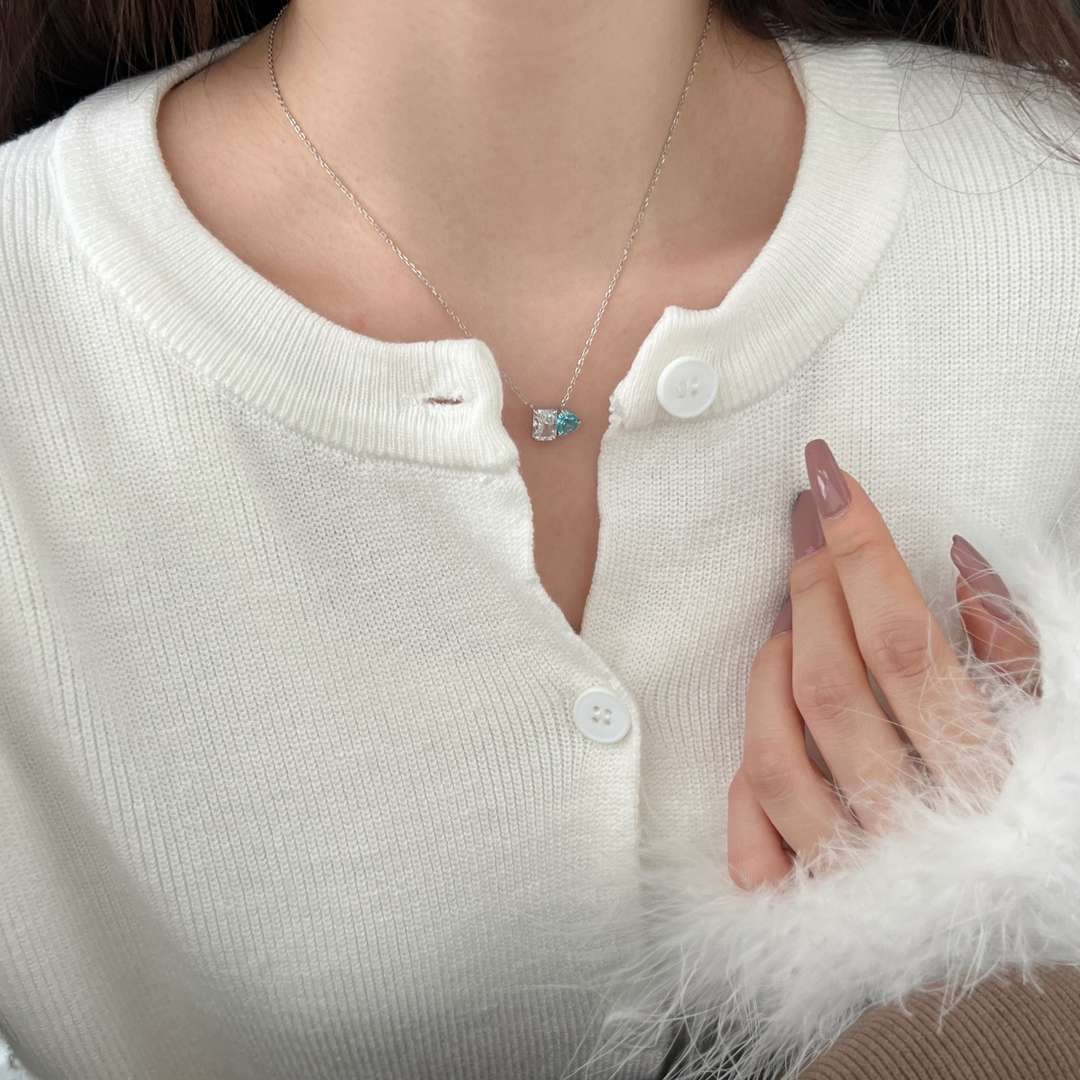 [Love's Uplift]Dazzling Square & Heart Shape Necklace