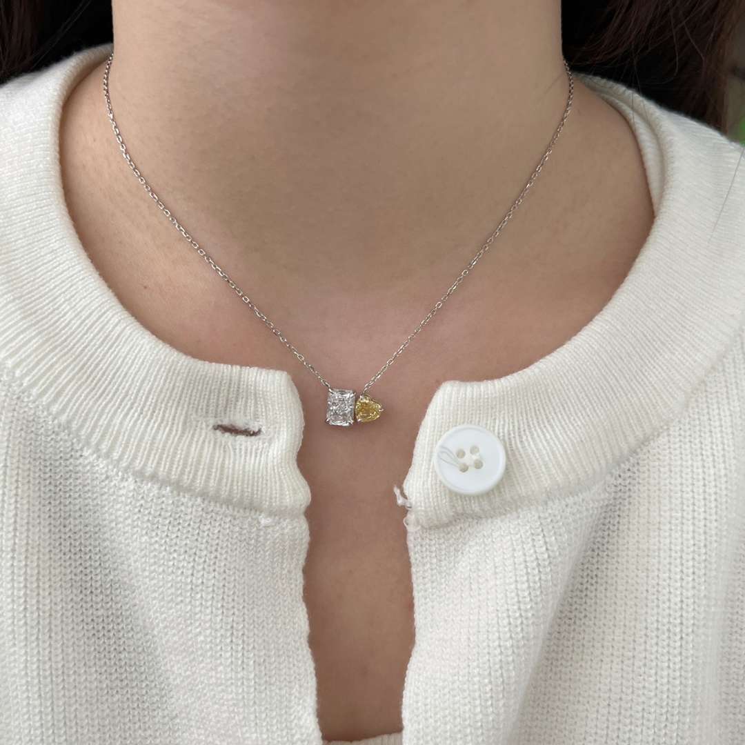 [Love's Uplift]Dazzling Square & Heart Shape Necklace