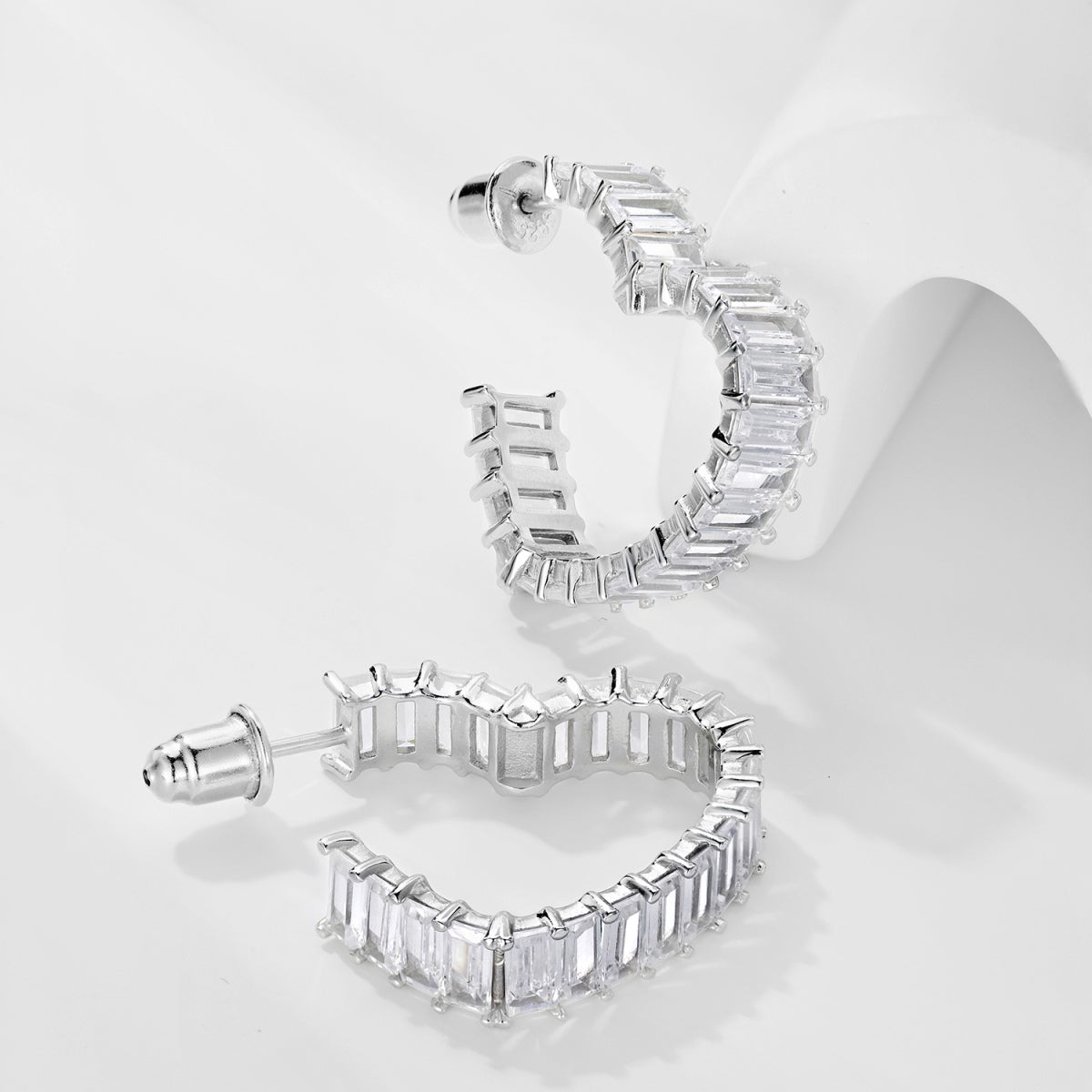 [Love's Uplift]Radiant Heart Cutout Earrings