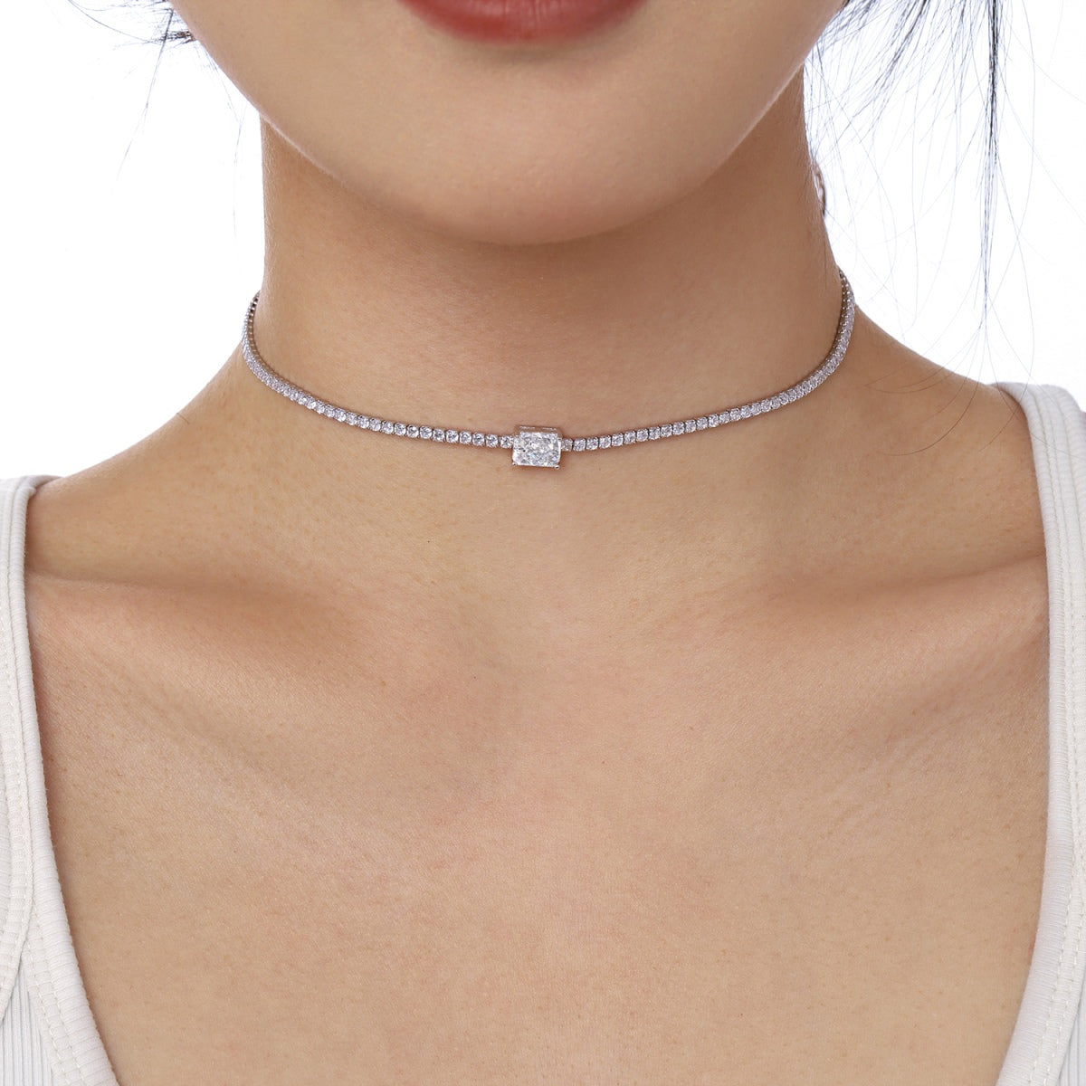 [Love's Uplift]2.0 carat Ornate Emerald Cut Necklace