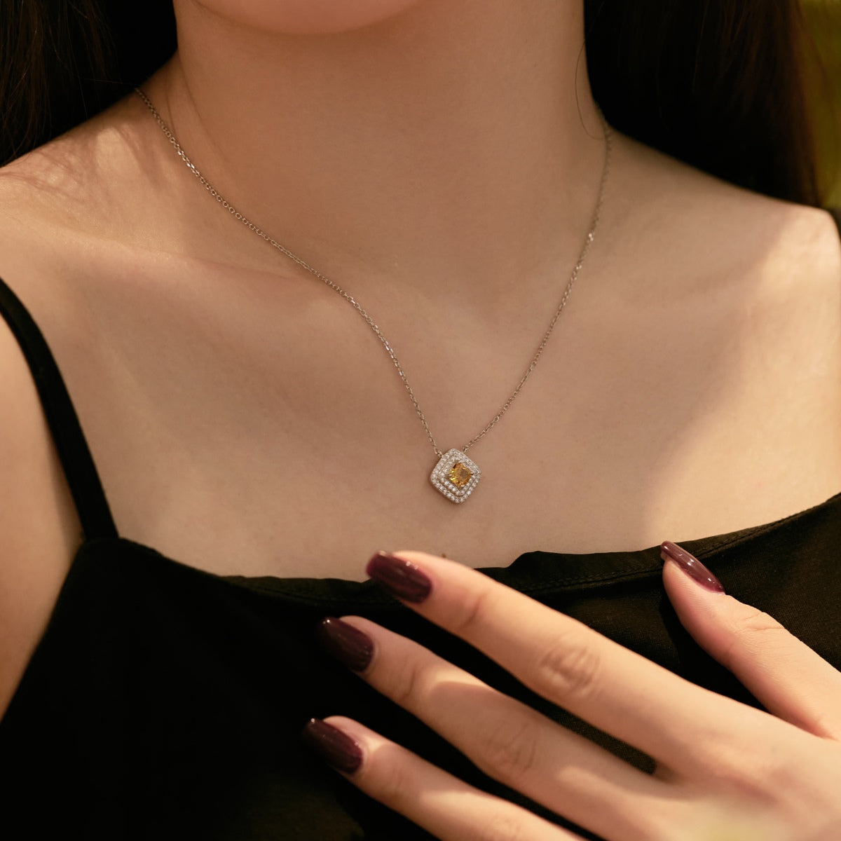 [Love's Uplift]Sparkling Asscher Cut Necklace