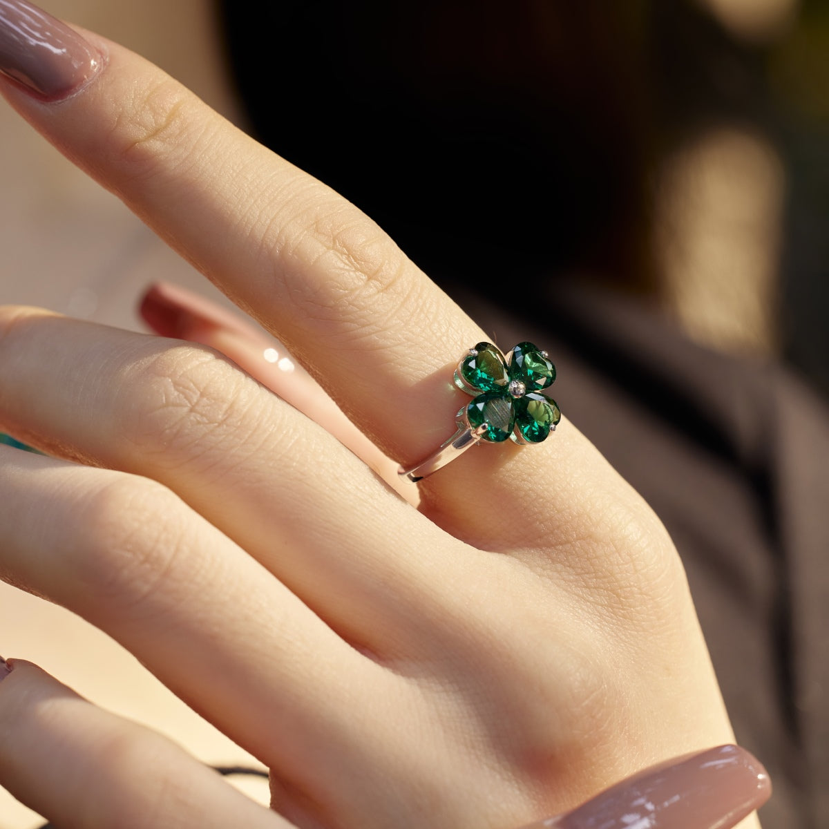 [Love's Uplift]Heart-shaped Four-Leaf Clover Ball Ring