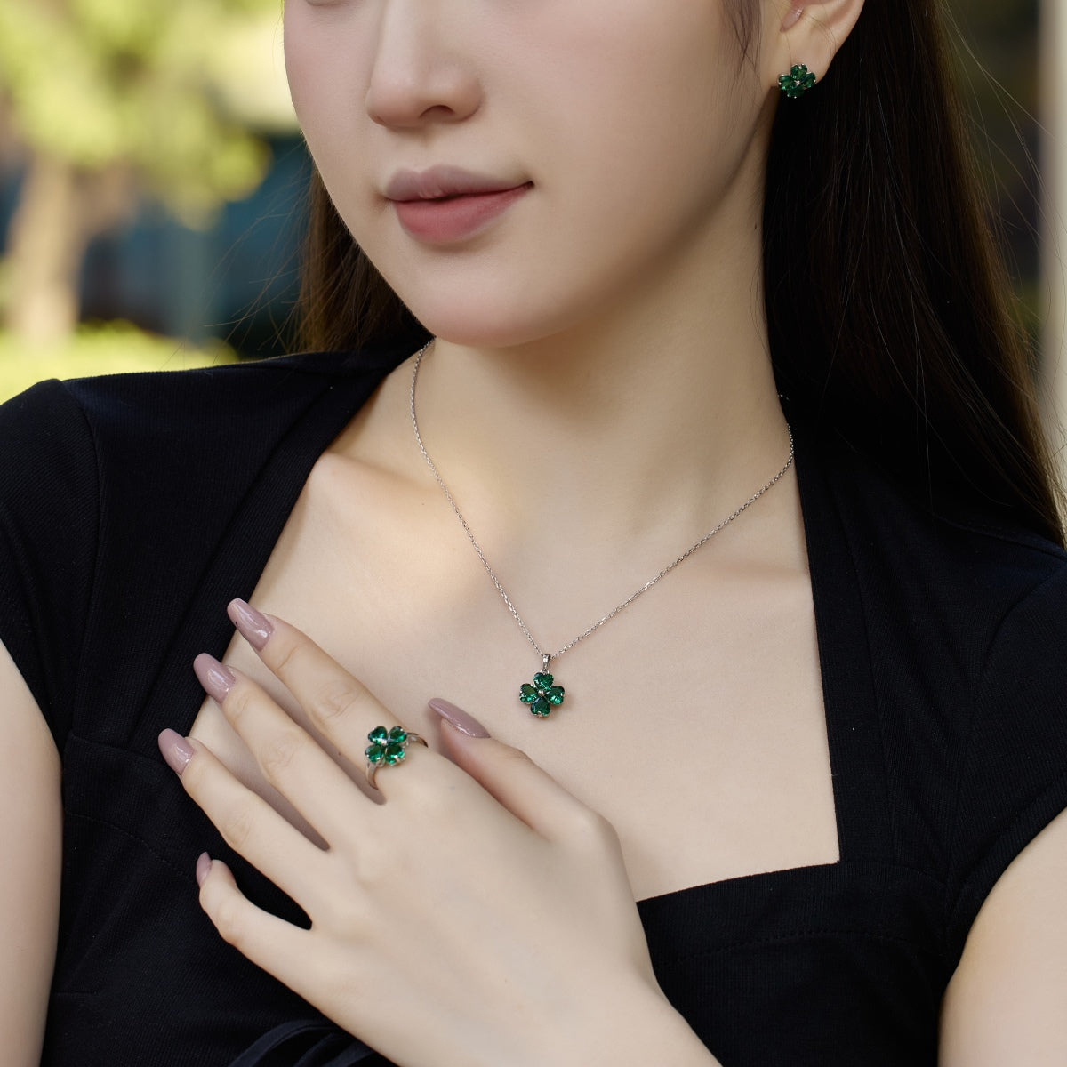 [Love's Uplift]Heart-shaped Four-Leaf Clover Ball Ring