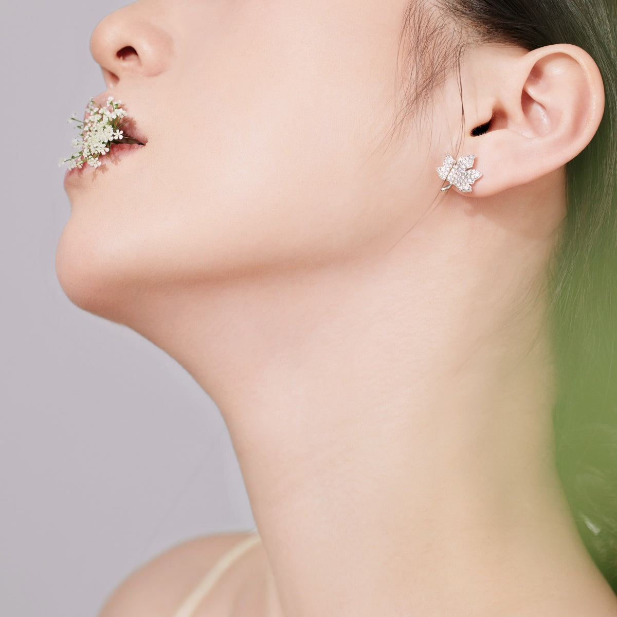 [Love's Uplift]Exquisite Maple Leaf Design Earrings