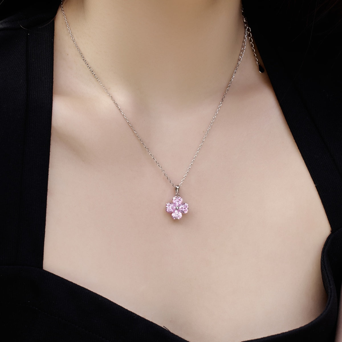 [Love's Uplift]Heart-Shaped Four-Leaf Clover Bead Necklace