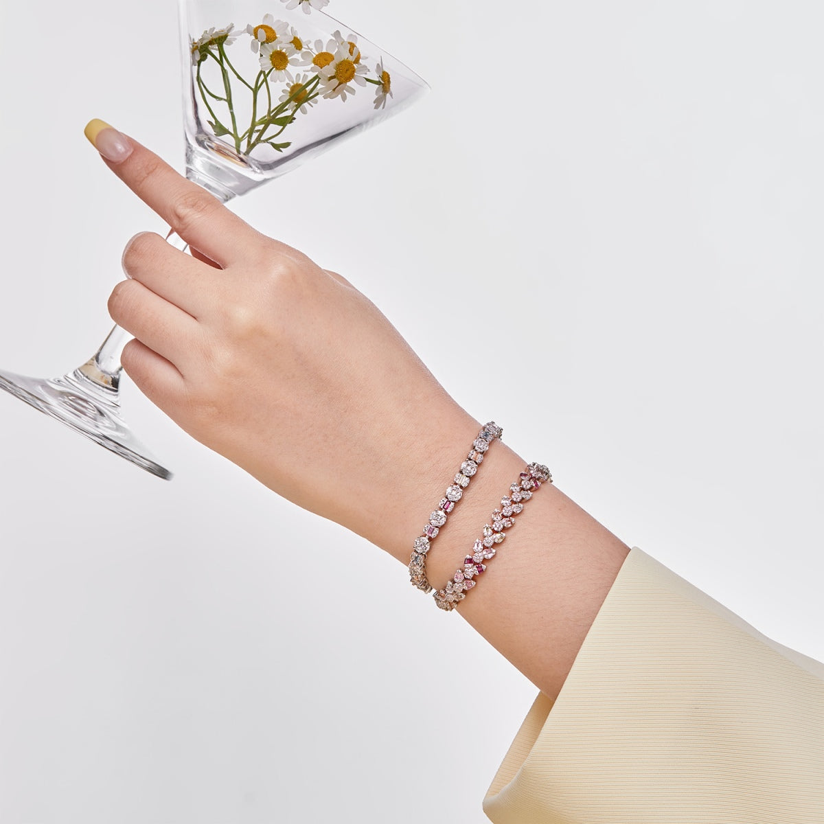 [Love's Uplift]Dazzling Radiant Multi Cut Daily Bracelet