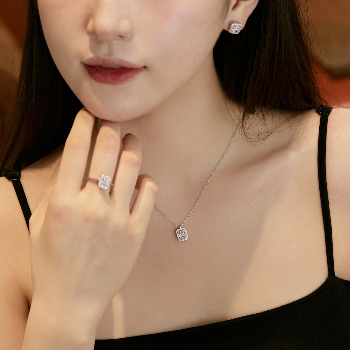 [Love's Uplift]1.0 Carat Luxurious Dainty Emerald Cut Daily Earrings
