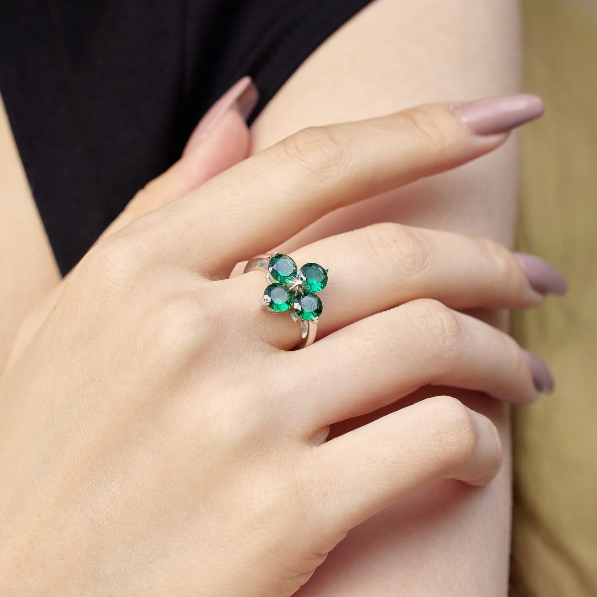 [Love's Uplift]Four-Leaf Clover Eight-Pointed Star Ring
