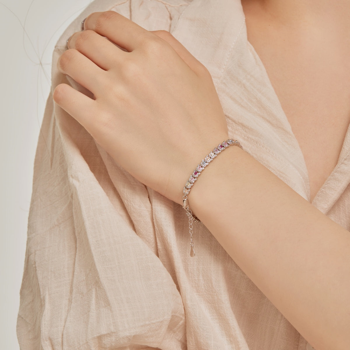 [Love's Uplift]Delicate Colorful Multi Cut Daily Bracelet