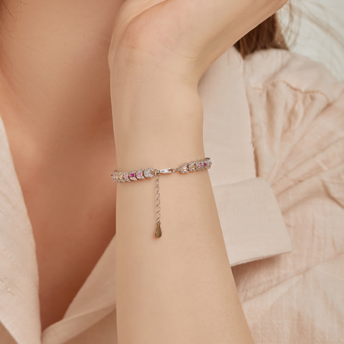 [Love's Uplift]Delicate Colorful Multi Cut Daily Bracelet