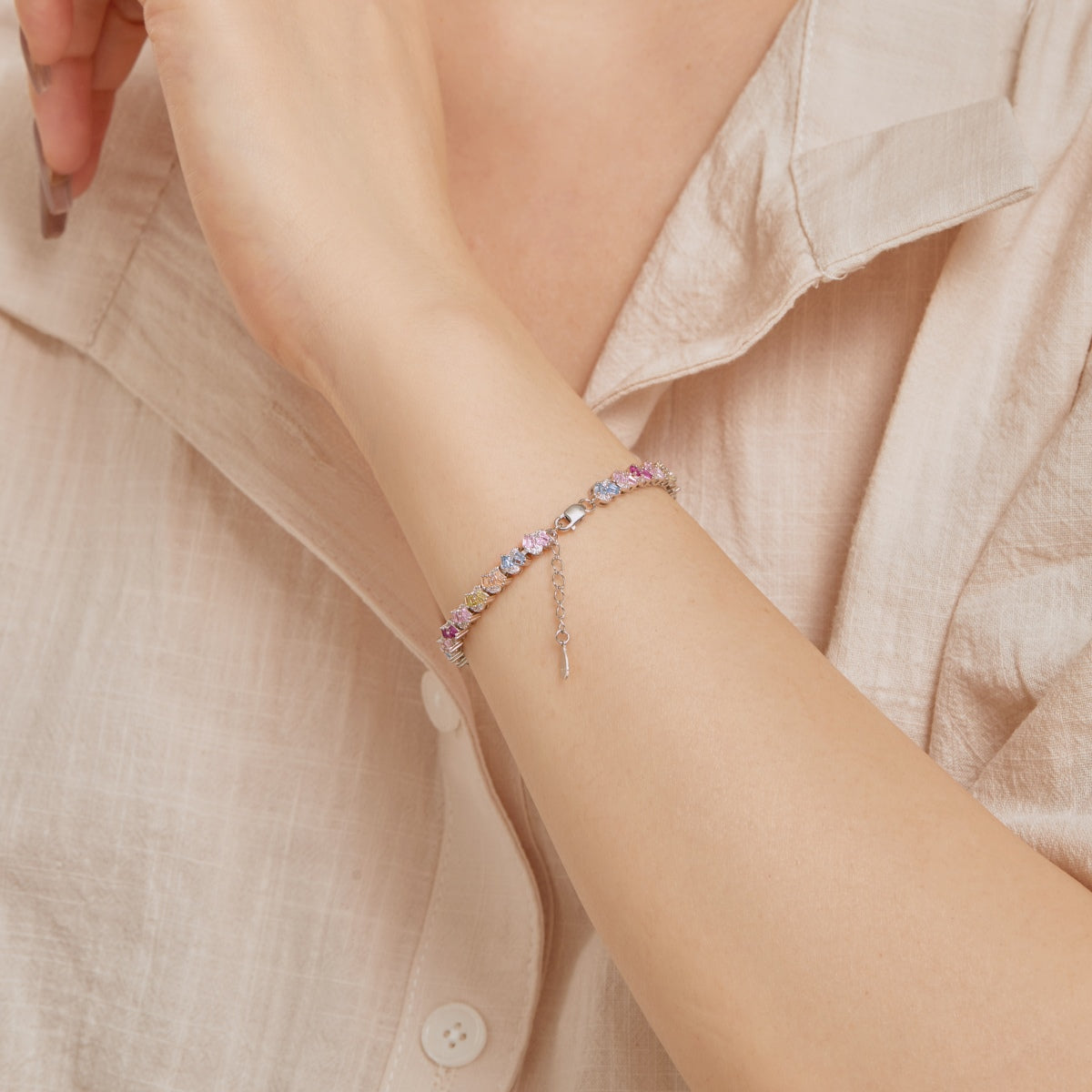 [Love's Uplift]Ornate Colorful Flower Shape Party Bracelet