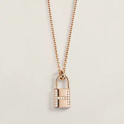 [Love's Uplift]HM ADVANCED NICHE LOCK HEAD NECKLACE DIAMONDS