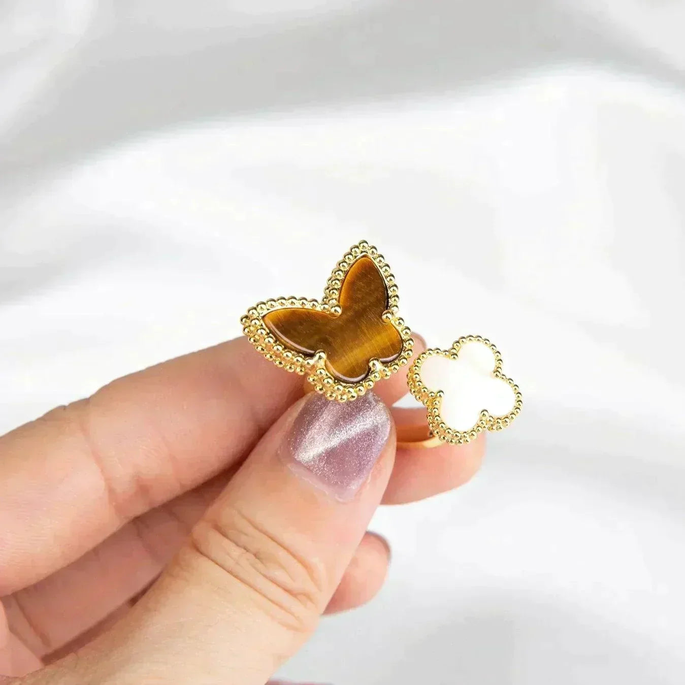 [Love's Uplift]LUCKY BETWEEN THE FINGER RING