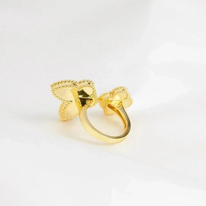 [Love's Uplift]LUCKY BETWEEN THE FINGER RING