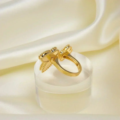 [Love's Uplift]LUCKY BETWEEN THE FINGER RING