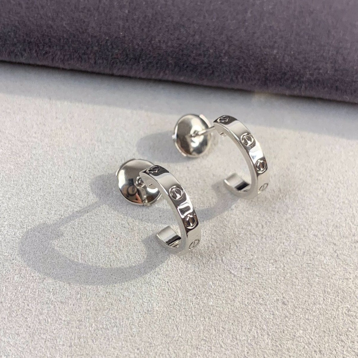 [Love's Uplift]LOVE EARRINGS 2.65MM SILVER