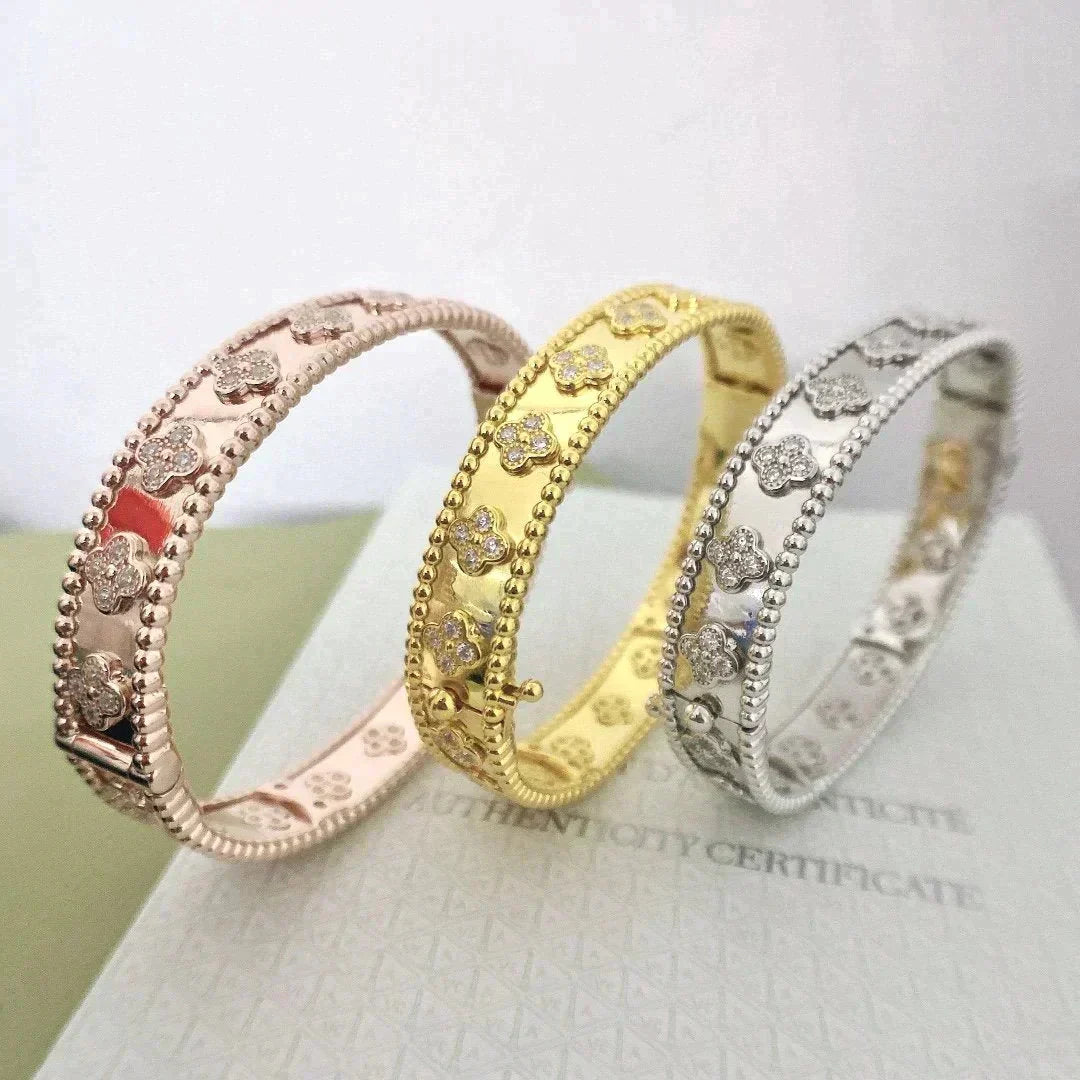 [Love's Uplift]CLOVER BRACELET 8MM DIAMONDS