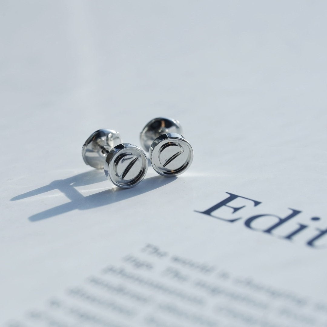 [Love's Uplift]LOVE EARRINGS SILVER 10MM