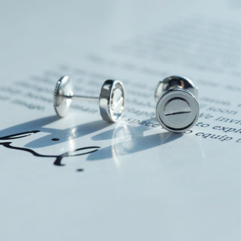 [Love's Uplift]LOVE EARRINGS SILVER 10MM