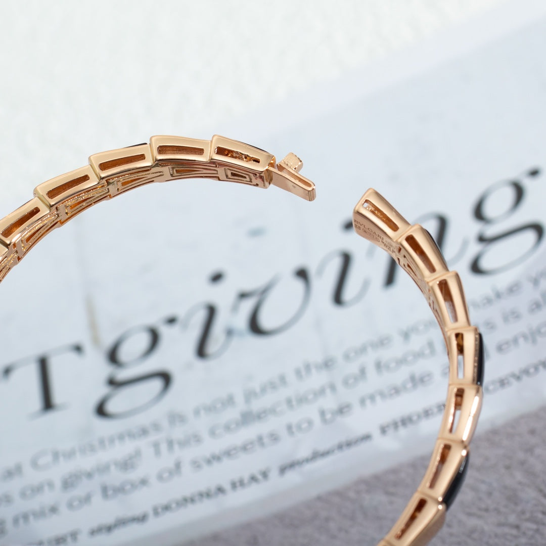 [Love's Uplift]SERPENTI BRACELET PINK GOLD ONYX
