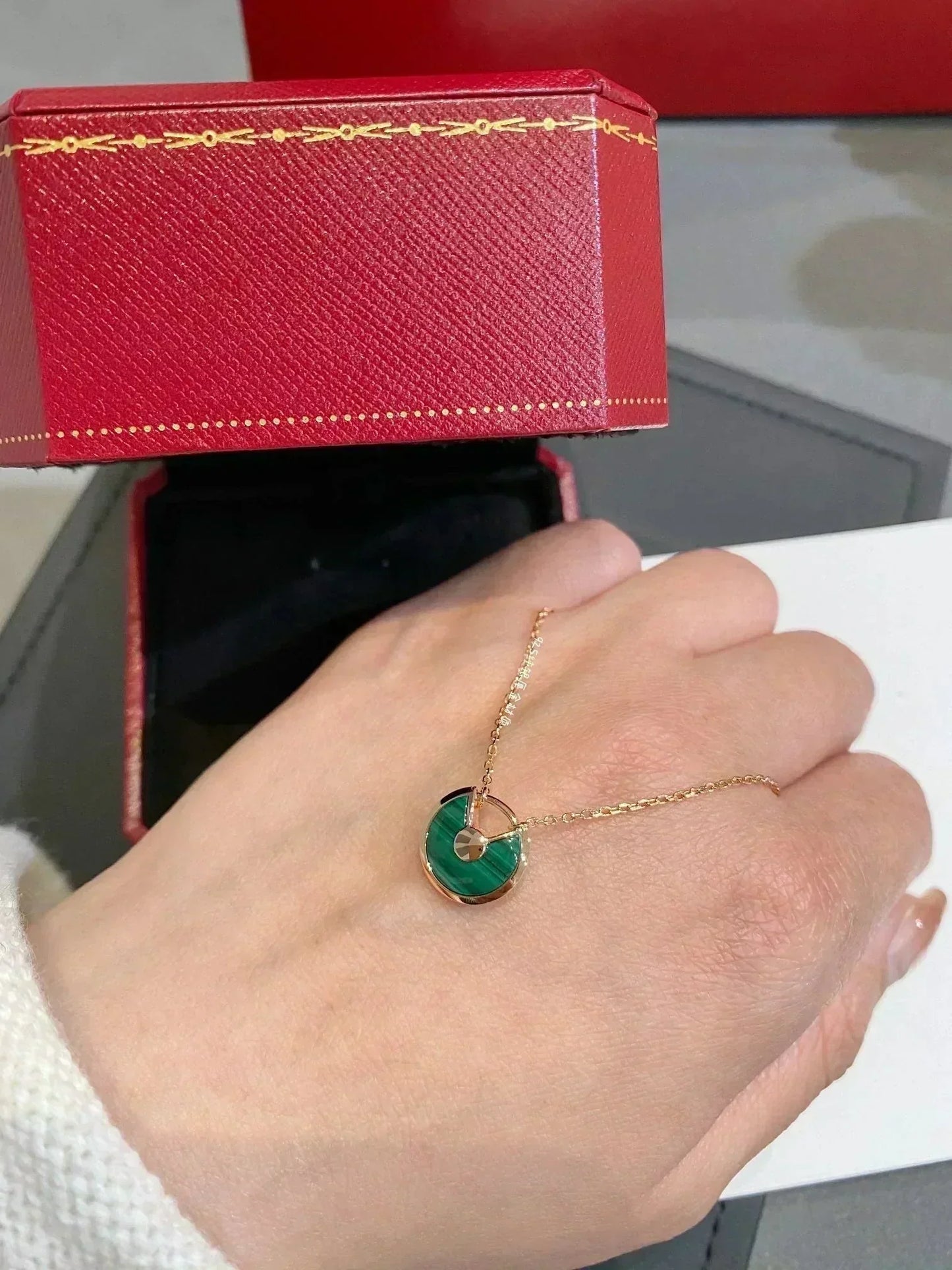 [Love's Uplift]AMULETTE ROSE GOLD MALACHITE NECKLACE