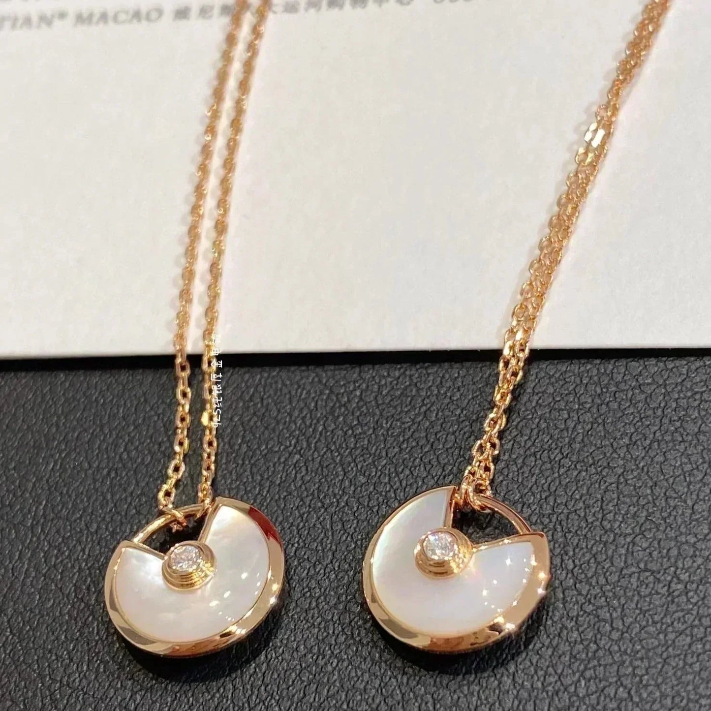 [Love's Uplift]AMULETTE ROSE GOLD MOP NECKLACE