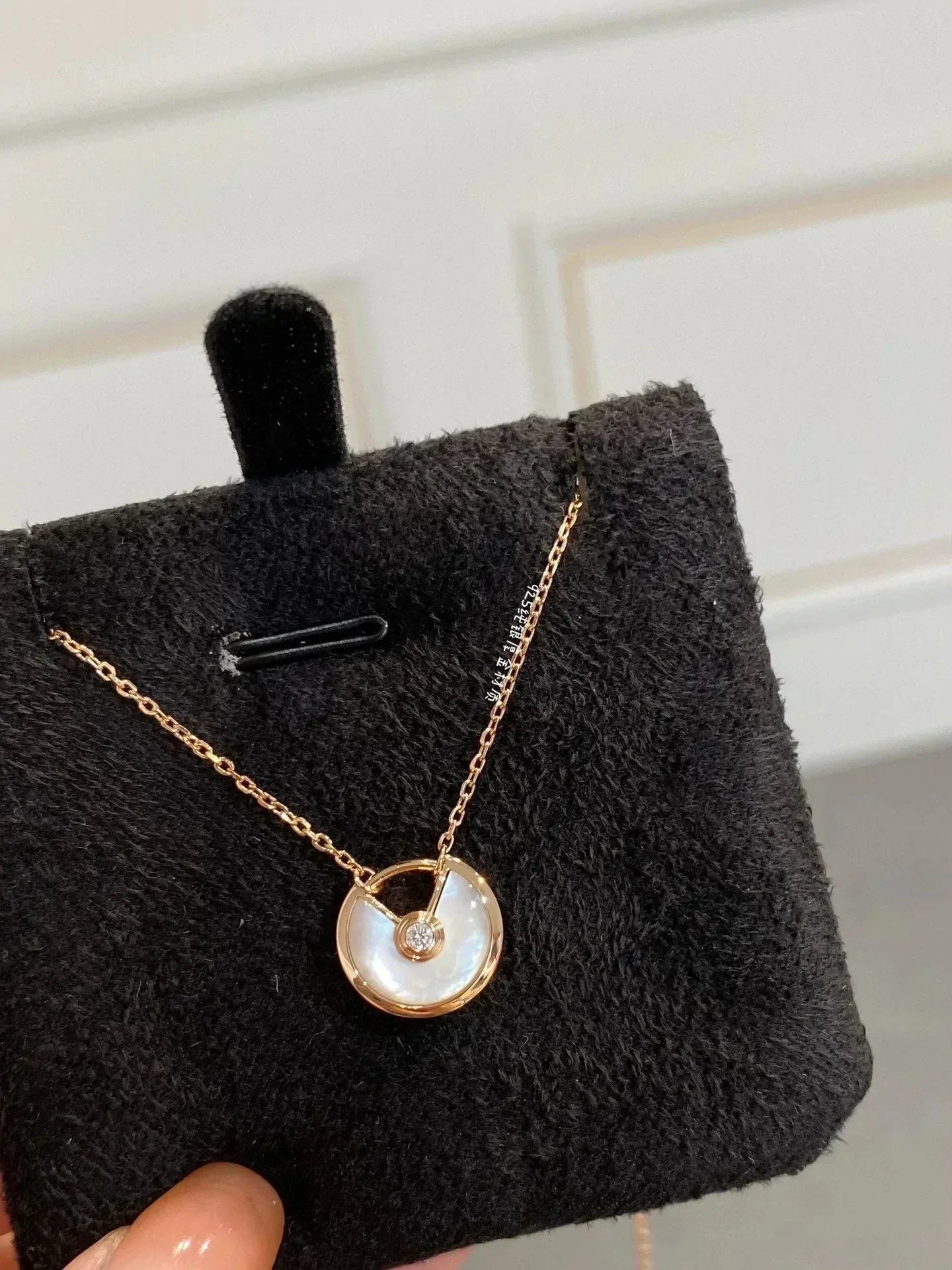 [Love's Uplift]AMULETTE ROSE GOLD MOP NECKLACE