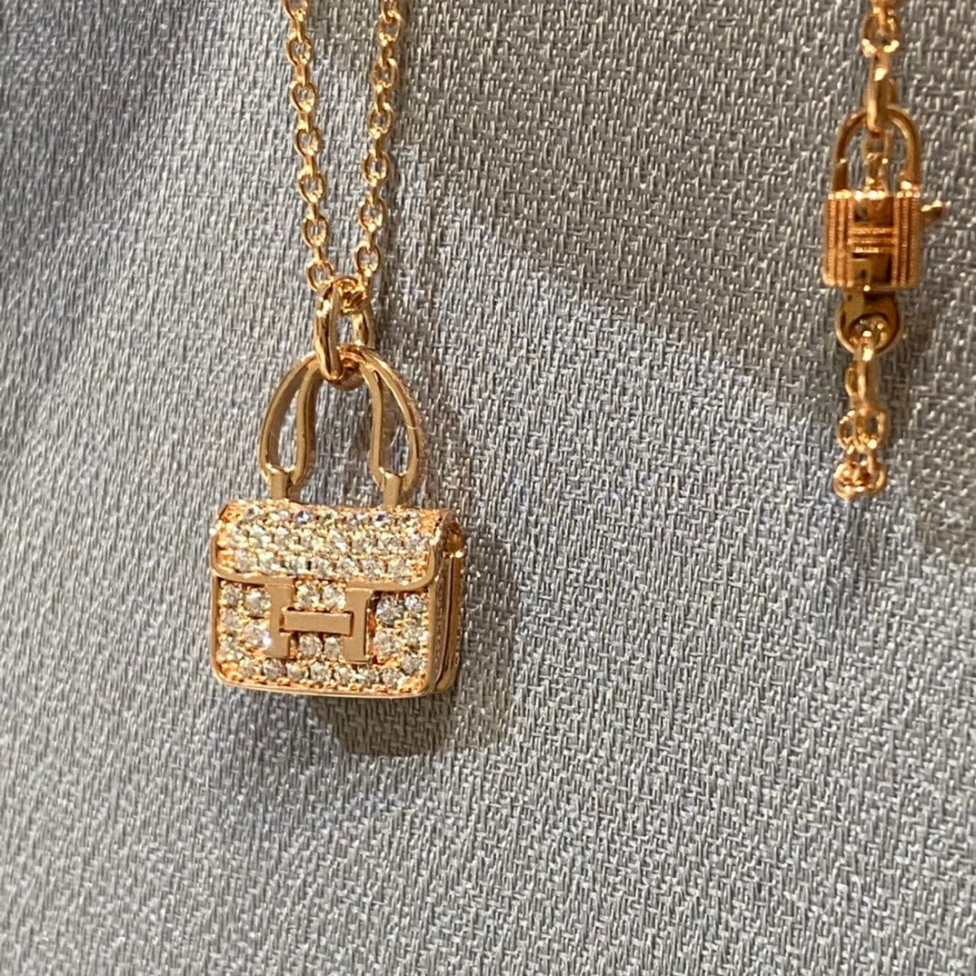 [Love's Uplift]CONSTANCE PEDANT DIAMOND NECKLACE