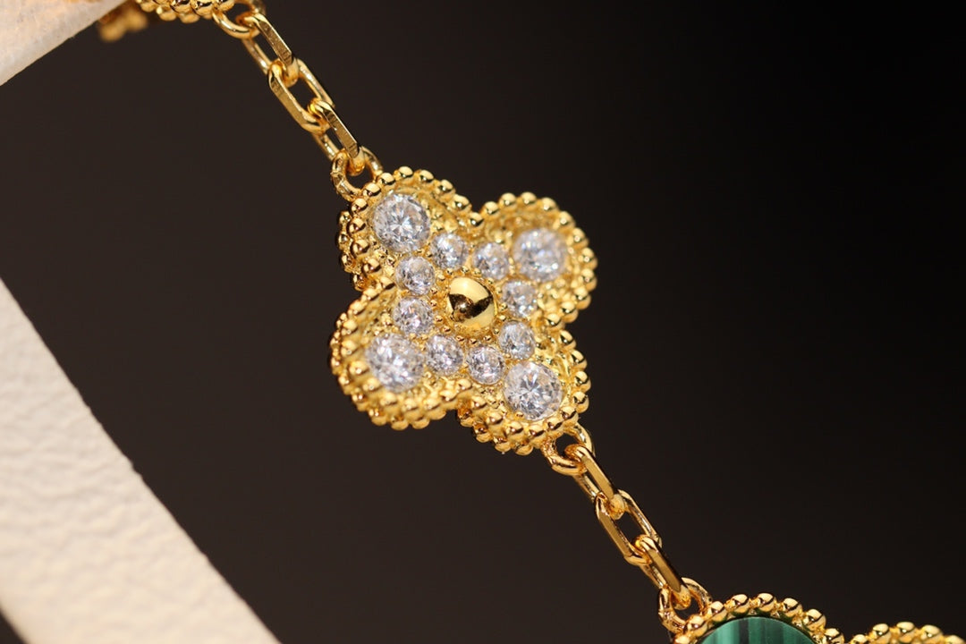 [Love's Uplift]CLOVER EARRINGS GOLD MALACHITE DIAMOND 3 MOTIF