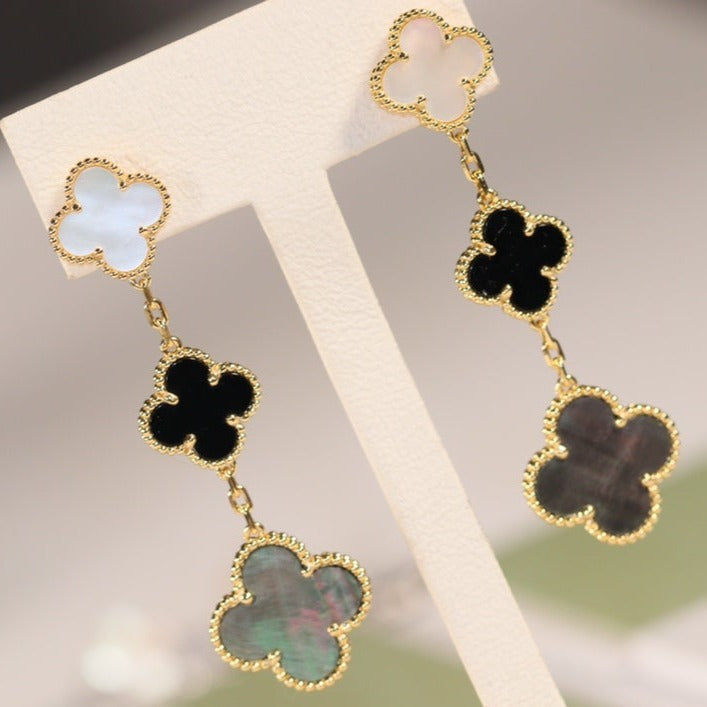 [Love's Uplift]CLOVER EARRINGS GOLD ONYX MOP 3 MOTIF