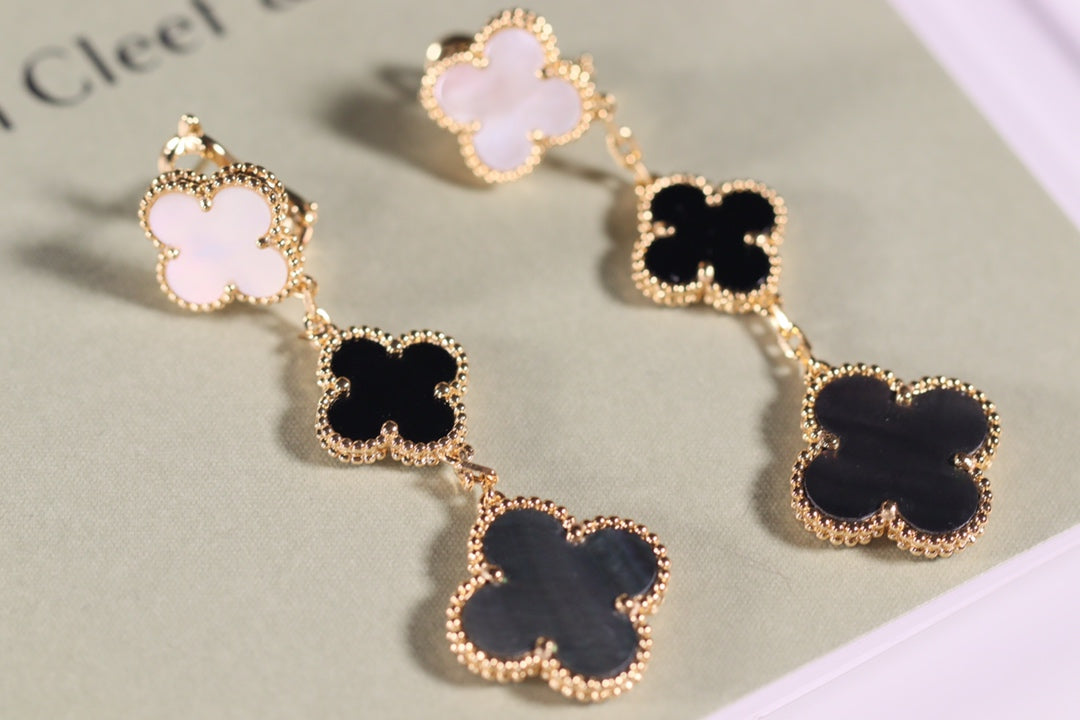[Love's Uplift]CLOVER EARRINGS GOLD ONYX MOP 3 MOTIF