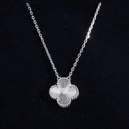 [Love's Uplift]CLOVER  15MM DIAMOND LASER NECKLACE SILVER