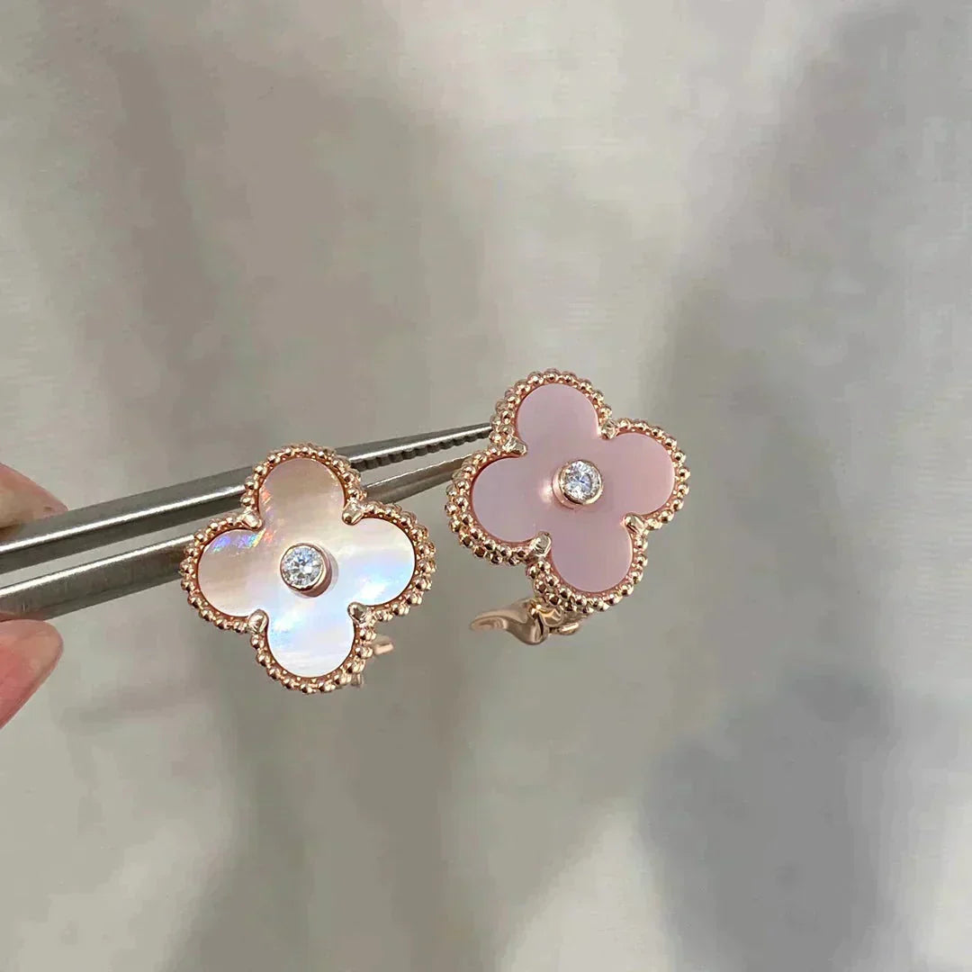 [Love's Uplift]CLOVER MEDIUM 1 MOTIFS  PINK MOP DIAMOND EARRINGS