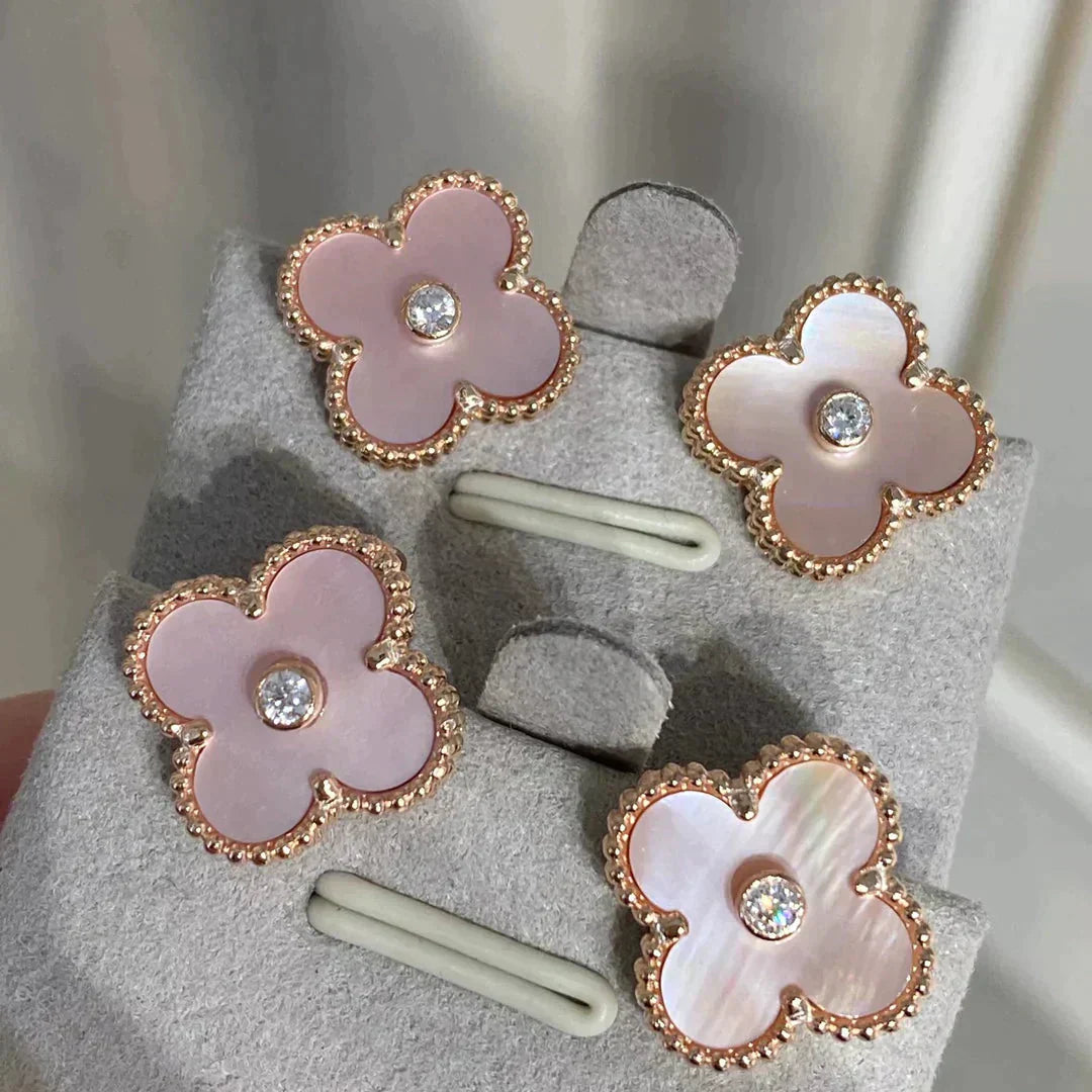 [Love's Uplift]CLOVER MEDIUM 1 MOTIFS  PINK MOP DIAMOND EARRINGS