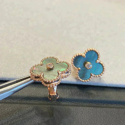 [Love's Uplift]CLOVER MEDIUM 1 MOTIFS GRAY MOP  DIAMOND EARRINGS