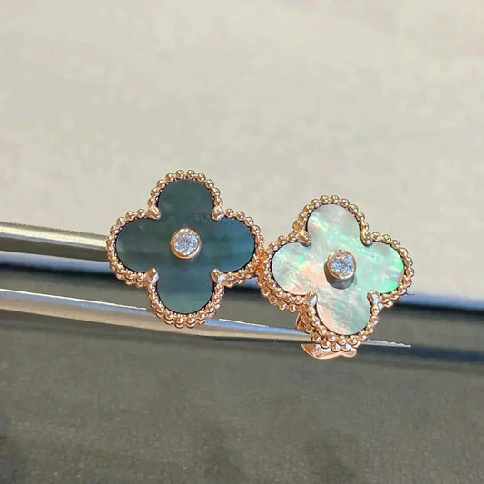 [Love's Uplift]CLOVER MEDIUM 1 MOTIFS GRAY MOP  DIAMOND EARRINGS
